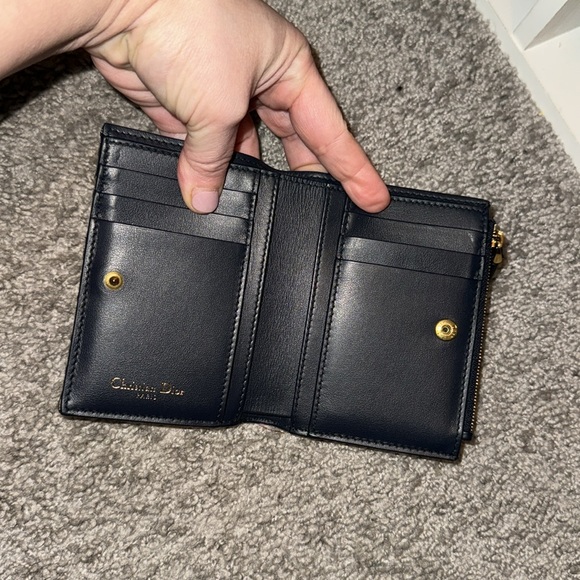 💯 Auth Christian Dior wallet - Picture 2 of 8